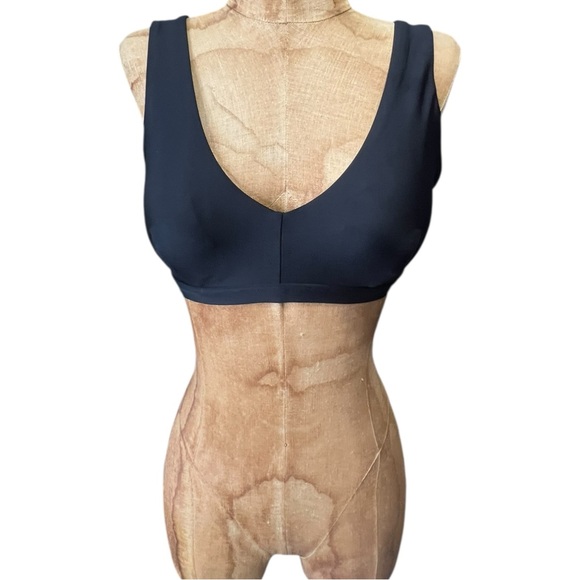 Lululemon Athletica Black Waterside V Swim Top NWT C/D or 6 - Picture 6 of 10